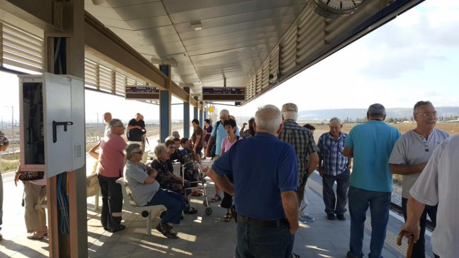וותיקי העמק חונכים את הרכבת (5)