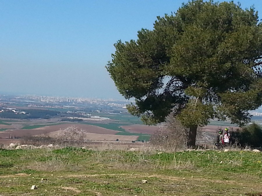 ארץ אהבתי-אתרים בעמק איילון-חורבת עקד (17)