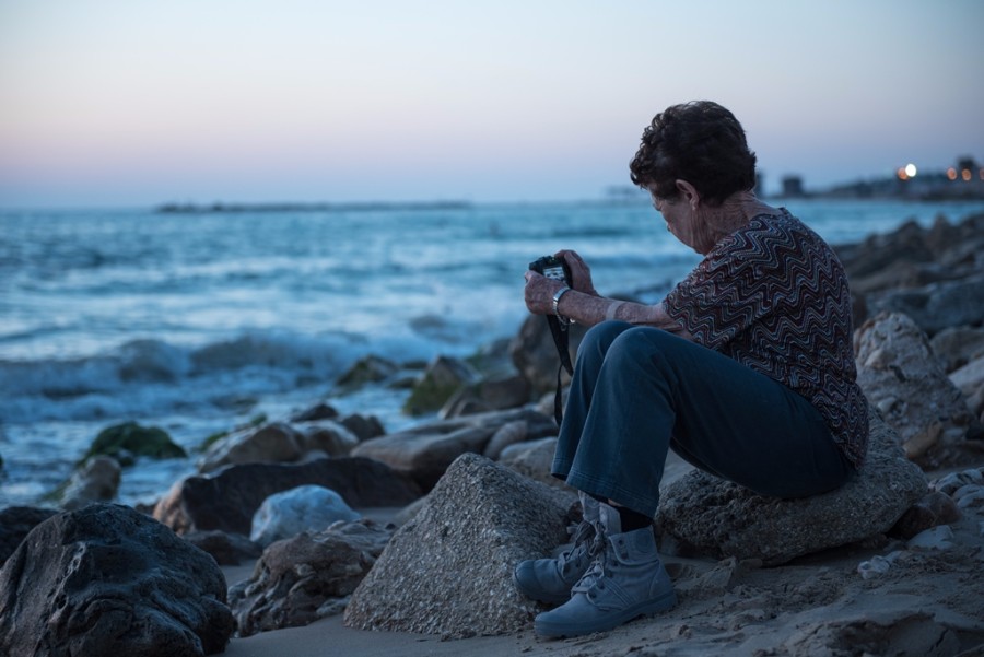 מצלמים עם שושנה בחוף הים של חיפה (14)
