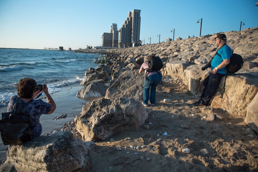 מצלמים עם שושנה בחוף הים של חיפה (3)
