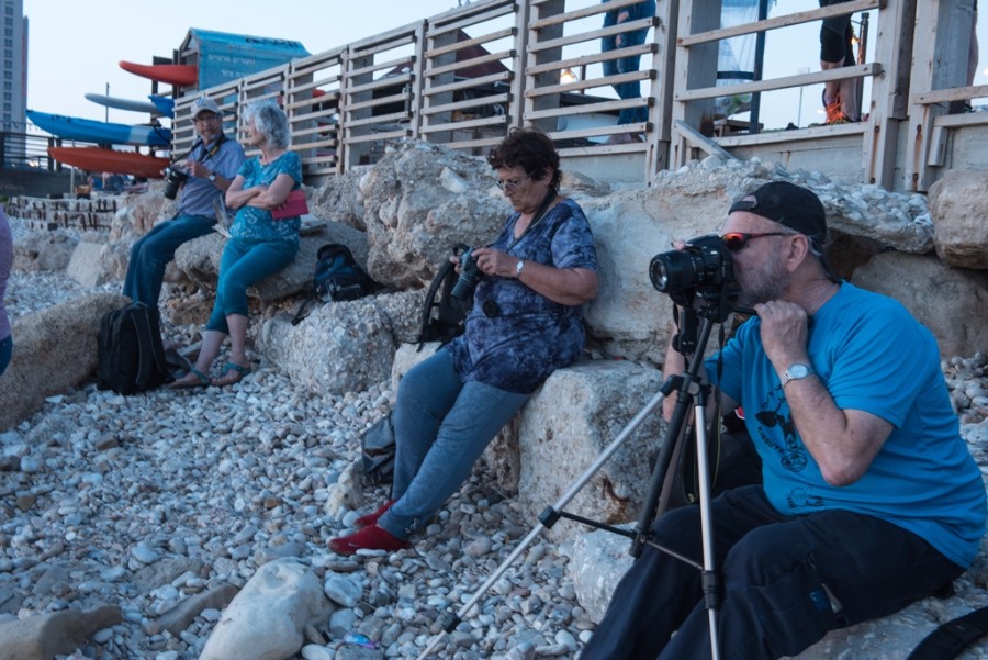 מצלמים עם שושנה בחוף הים של חיפה (12)