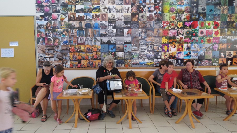 יום סבים ונכדים 7.8 (101)