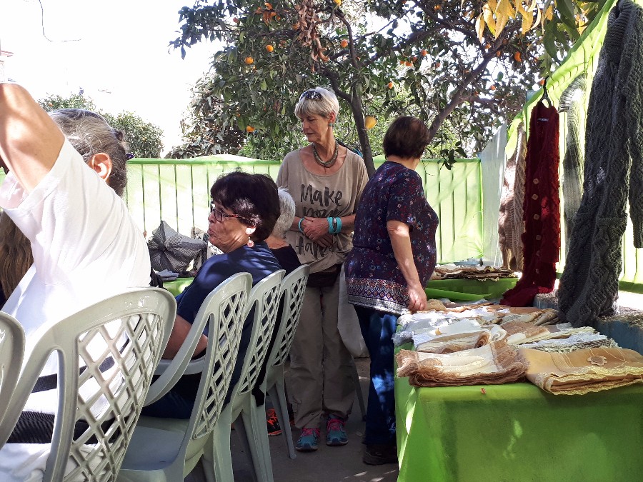 בסכנין שומעים על עמותת הנשים העוסקות בצדקה  (3)