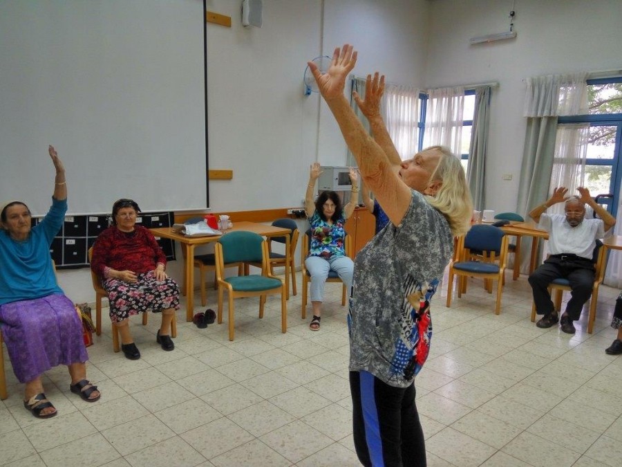 התעמלות עם דבורל'ה (1)