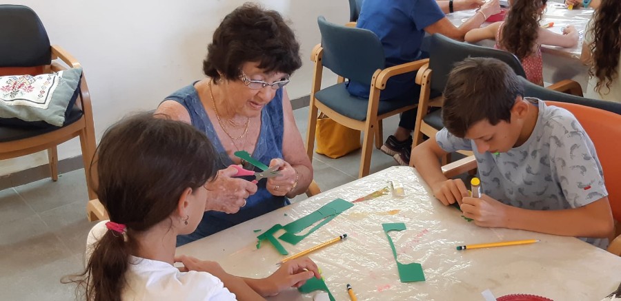 יום סבים ונכדים סדנת בישול ישראלי (144)