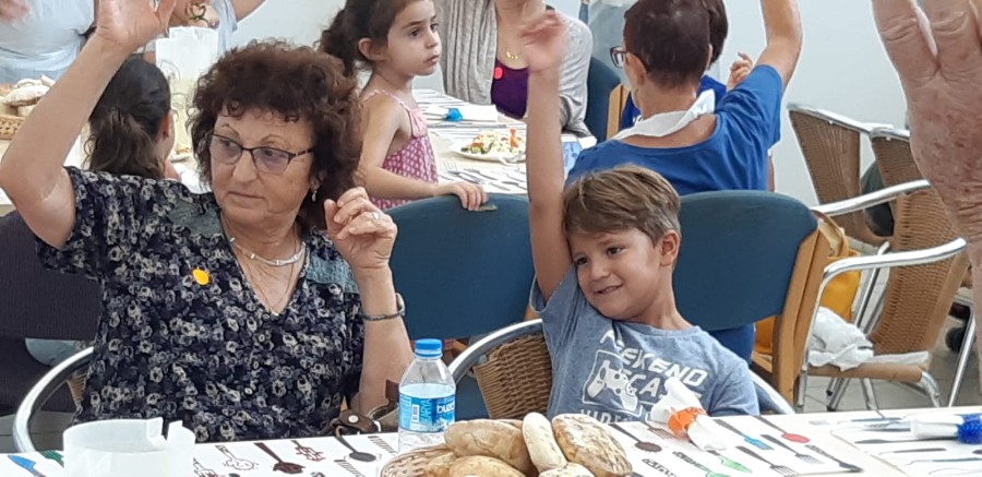 יום סבים ונכדים סדנת בישול ישראלי (155)