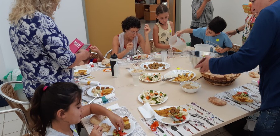יום סבים ונכדים סדנת בישול ישראלי (166)