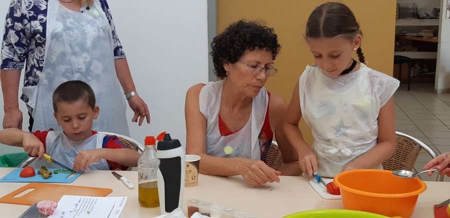 יום סבים ונכדים סדנת בישול ישראלי (171)