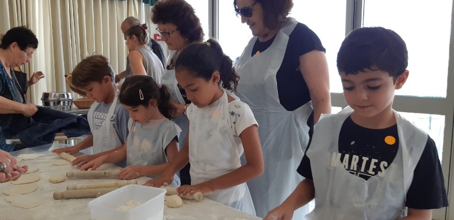 יום סבים ונכדים סדנת בישול ישראלי (162)