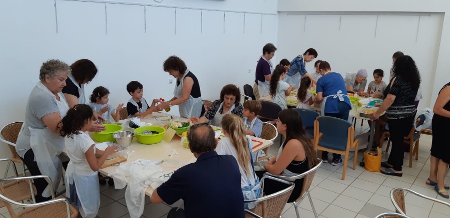 יום סבים ונכדים סדנת בישול ישראלי (184)