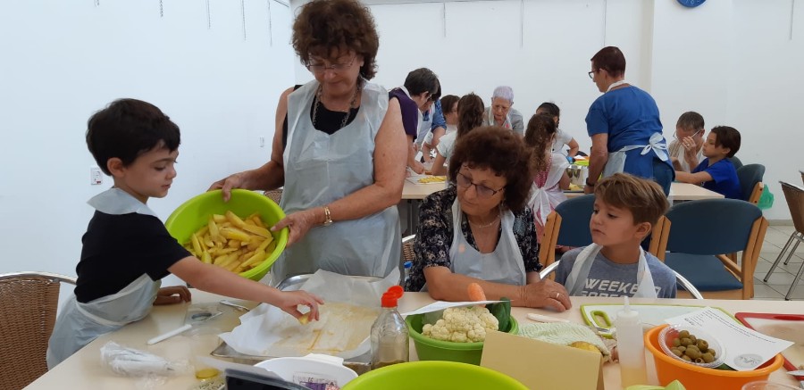 יום סבים ונכדים סדנת בישול ישראלי (193)