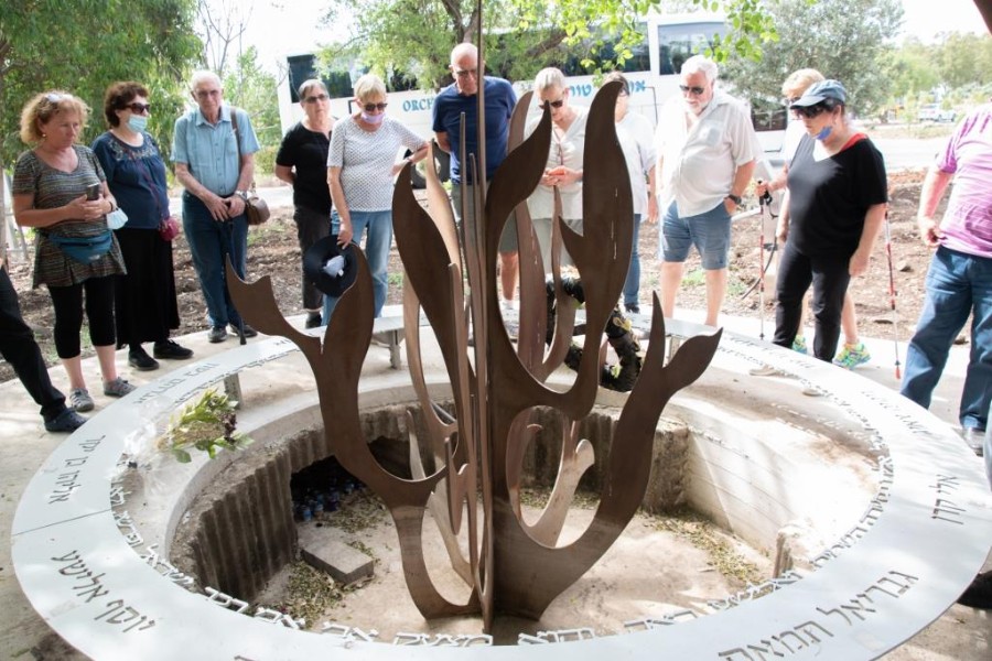 אנדרטה לנופלים בבית המכס העליון (1)