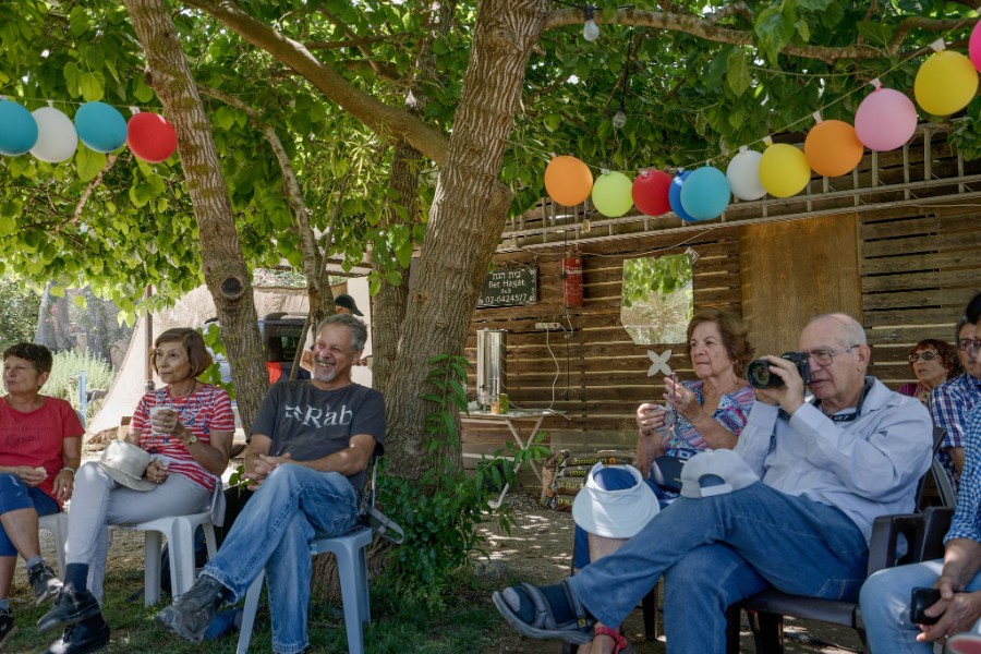 פה ושם בירושלים (2)