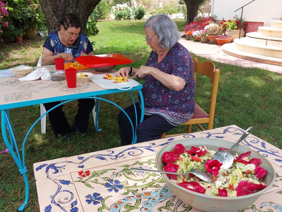 ארוחה משותפת לאחר סיור ליקוט 6 (1)