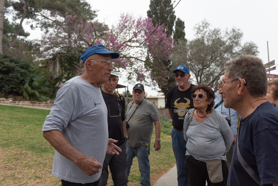 מטיילים ומצלמים בכרמל בעקבות האש (19)