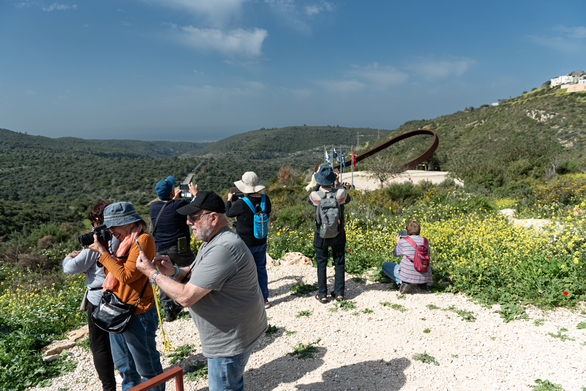 מטיילים ומצלמים בכרמל בעקבות האש (3)