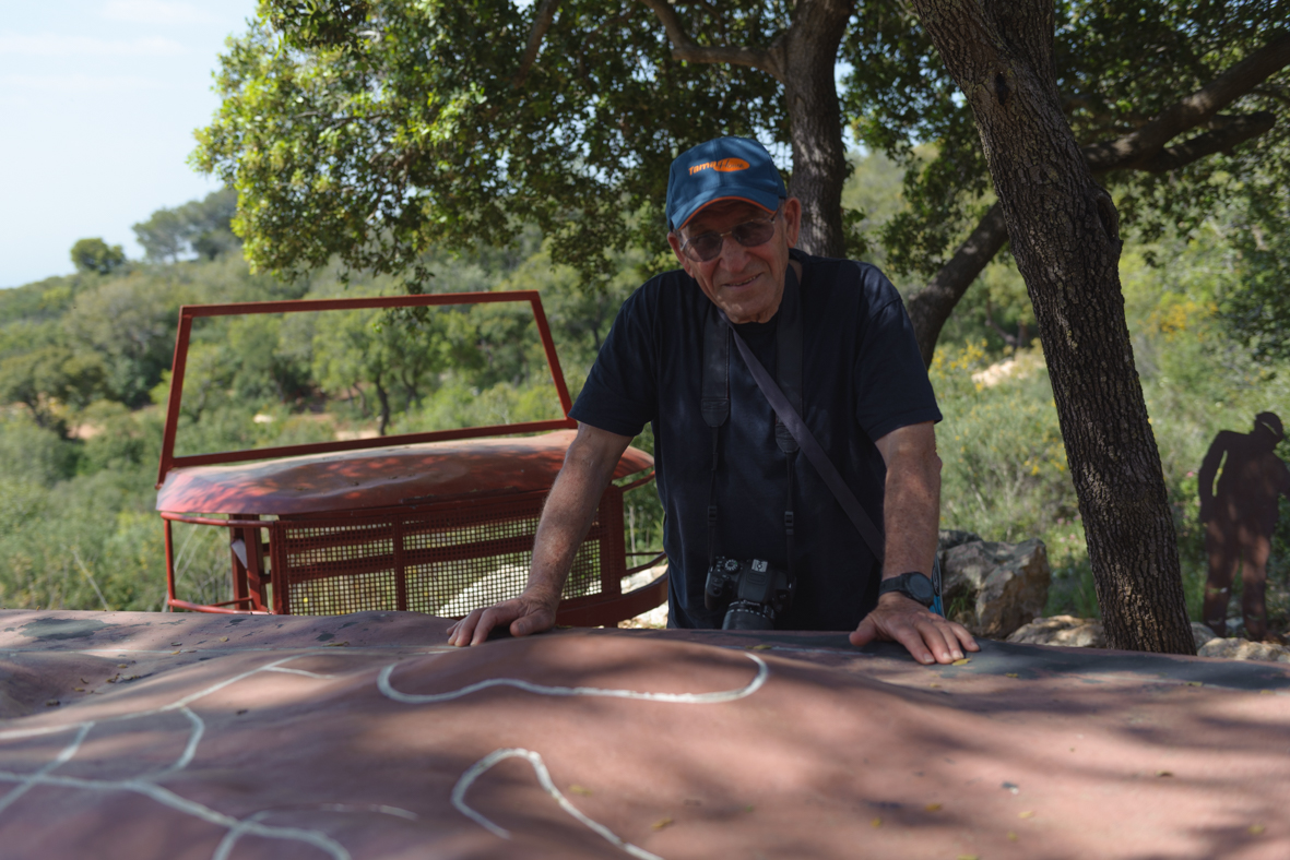 מטיילים ומצלמים בכרמל בעקבות האש (9)