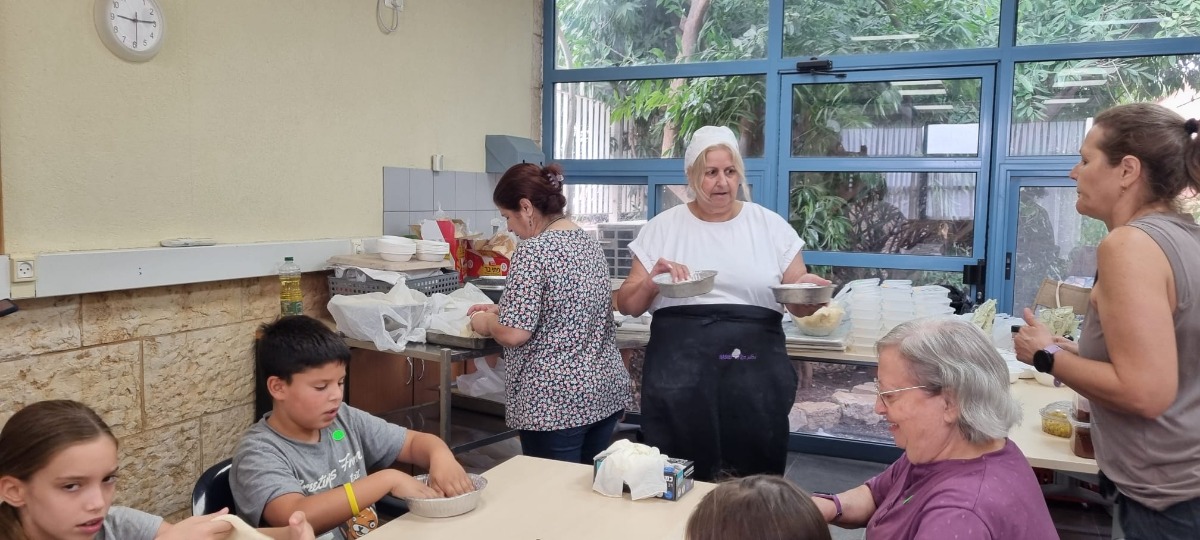 יום סבים ונכדים (2)