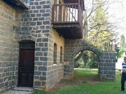 בחצר בכפר גלעדי (1)