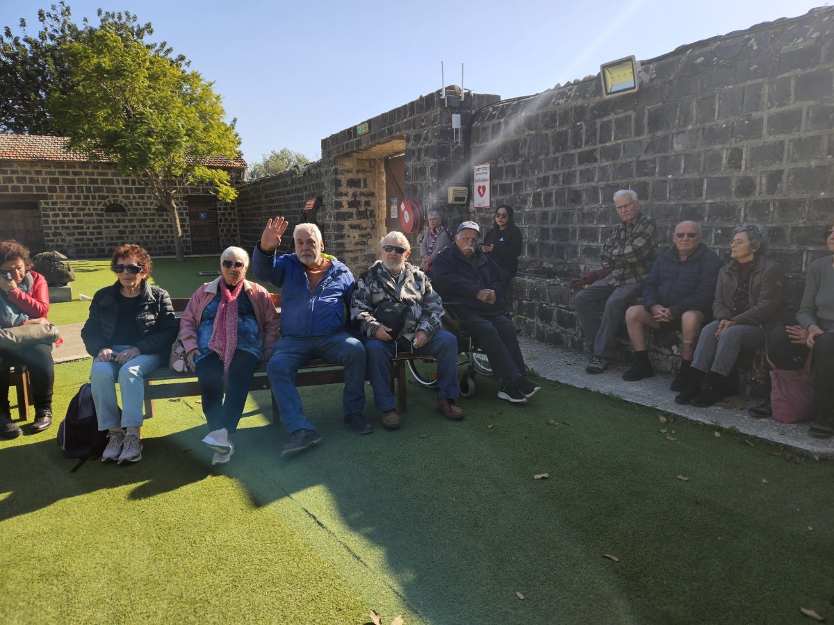 בחצר בכפר גלעדי (8)