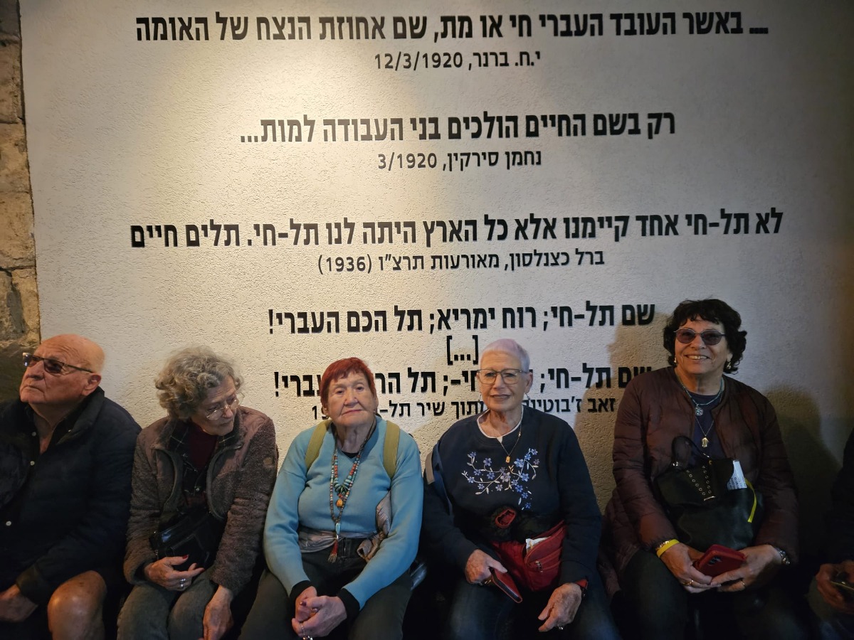 בחצר בכפר גלעדי (3)