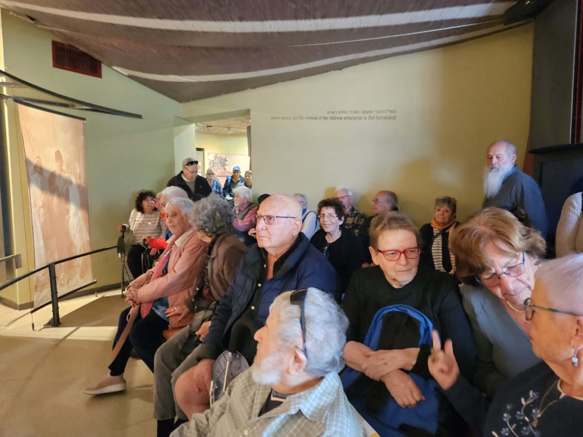 בחצר בכפר גלעדי (7)