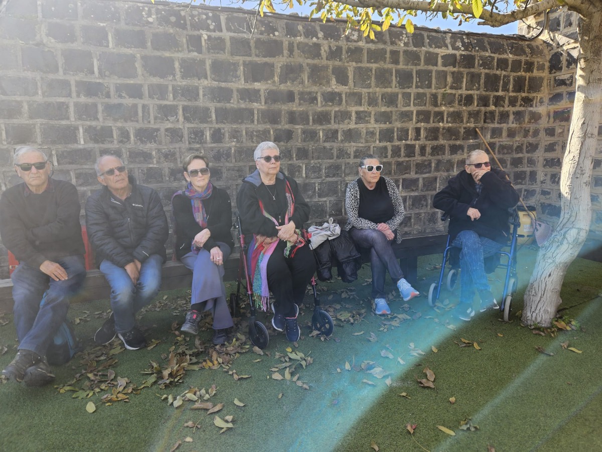 בחצר בכפר גלעדי (12)