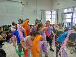 ריקוד ילדי בהס נר הגלבוע (2)